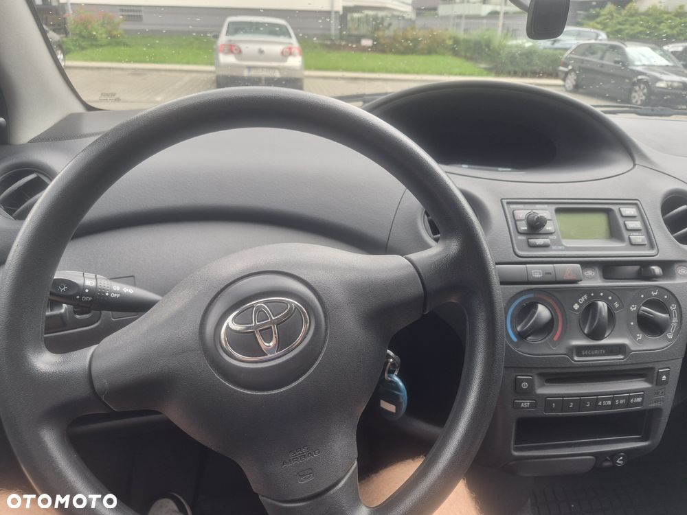 Toyota Yaris - 6