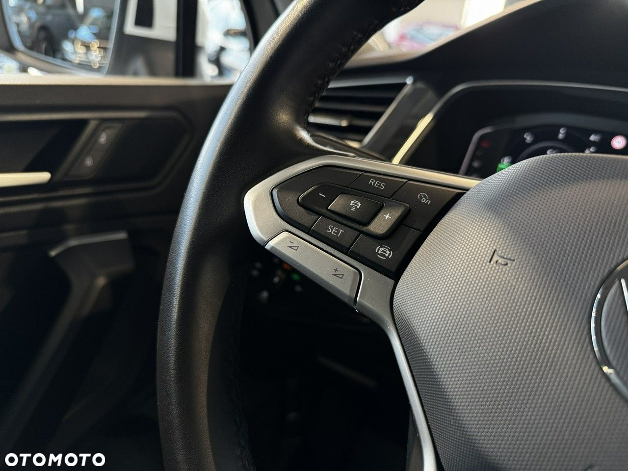 Volkswagen Tiguan - 22