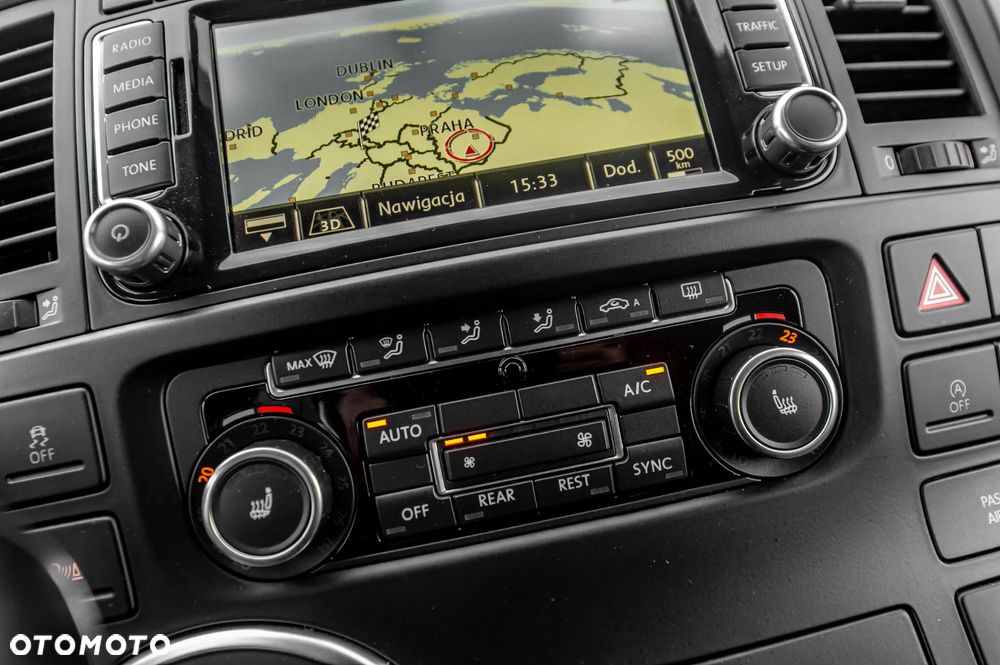 Volkswagen Multivan - 31