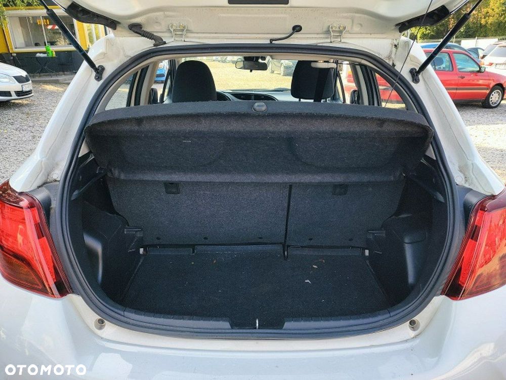 Toyota Yaris - 10