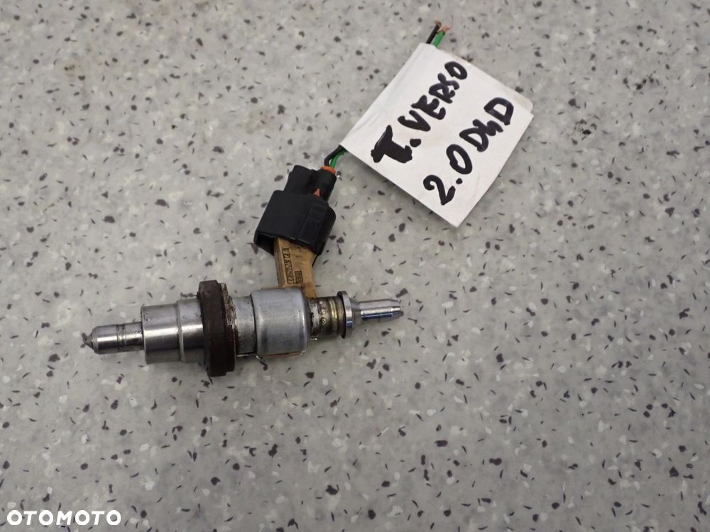 TOYOTA VERSO 09-13 2.0 D4D WTRYSKIWACZ PALIWA 23710-26011 - 4