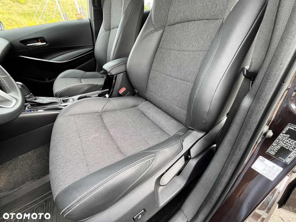 Toyota Corolla 1.8 Hybrid Comfort - 13