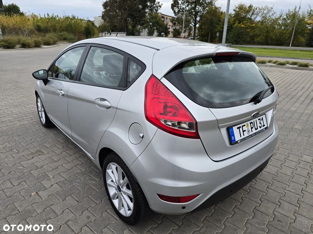 Ford Fiesta - 10
