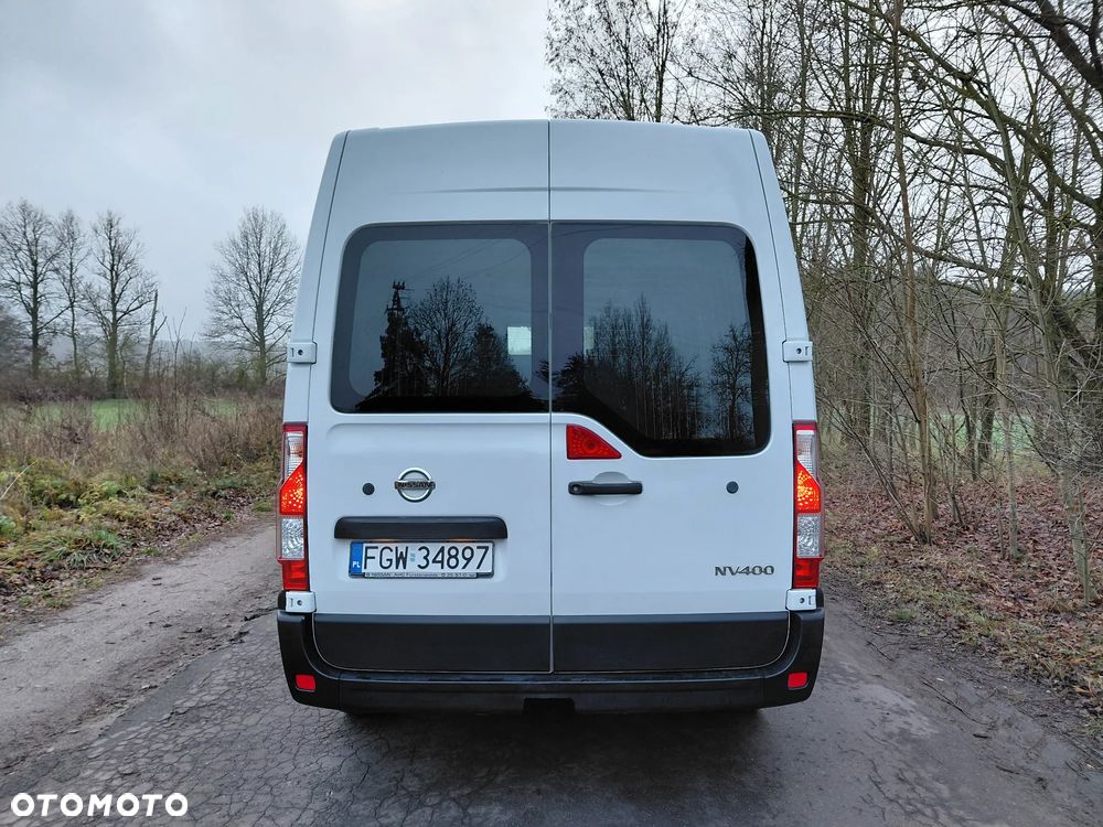 Nissan NV 400 - 4