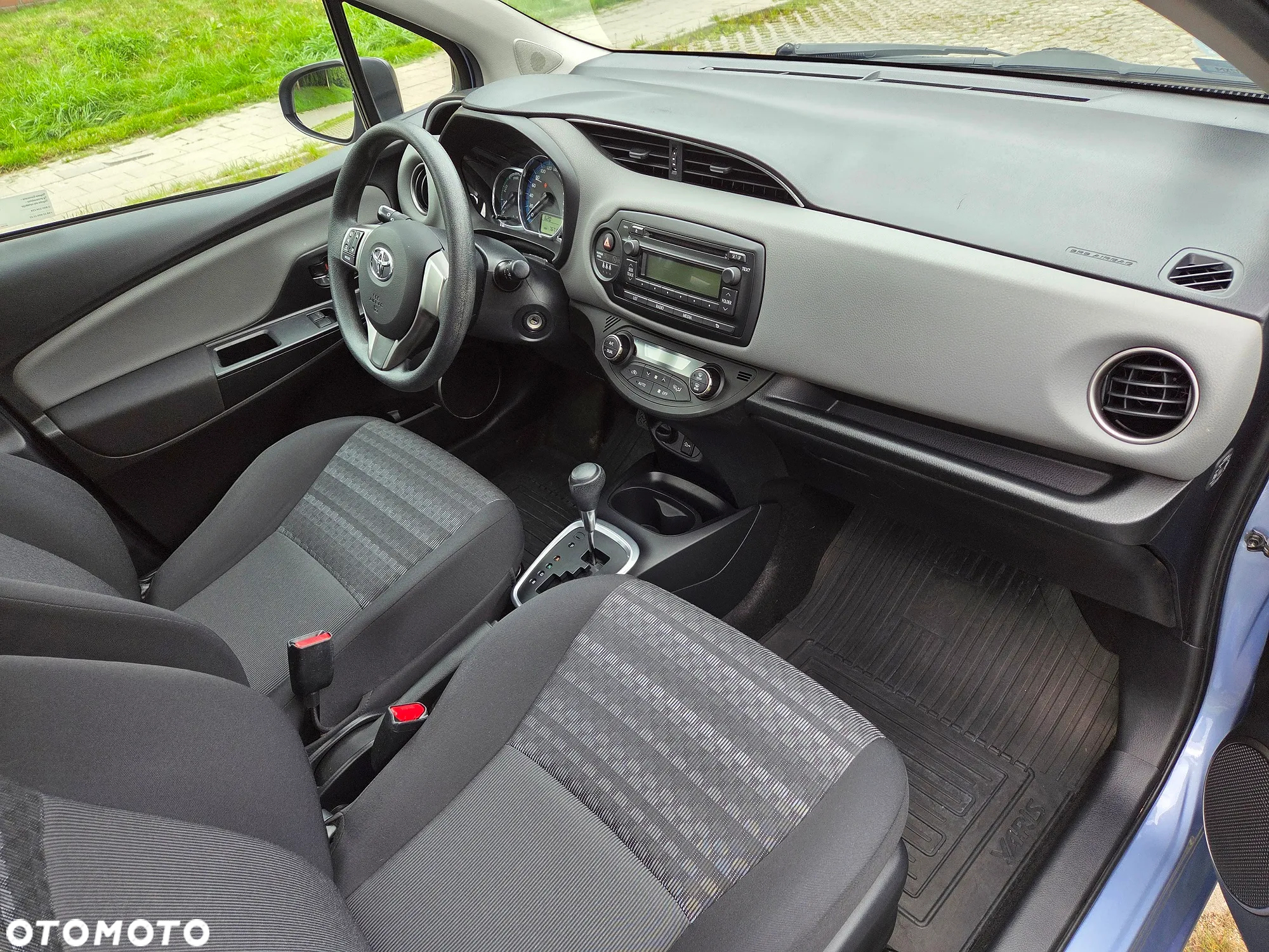 Toyota Yaris Hybrid 100 Life - 6