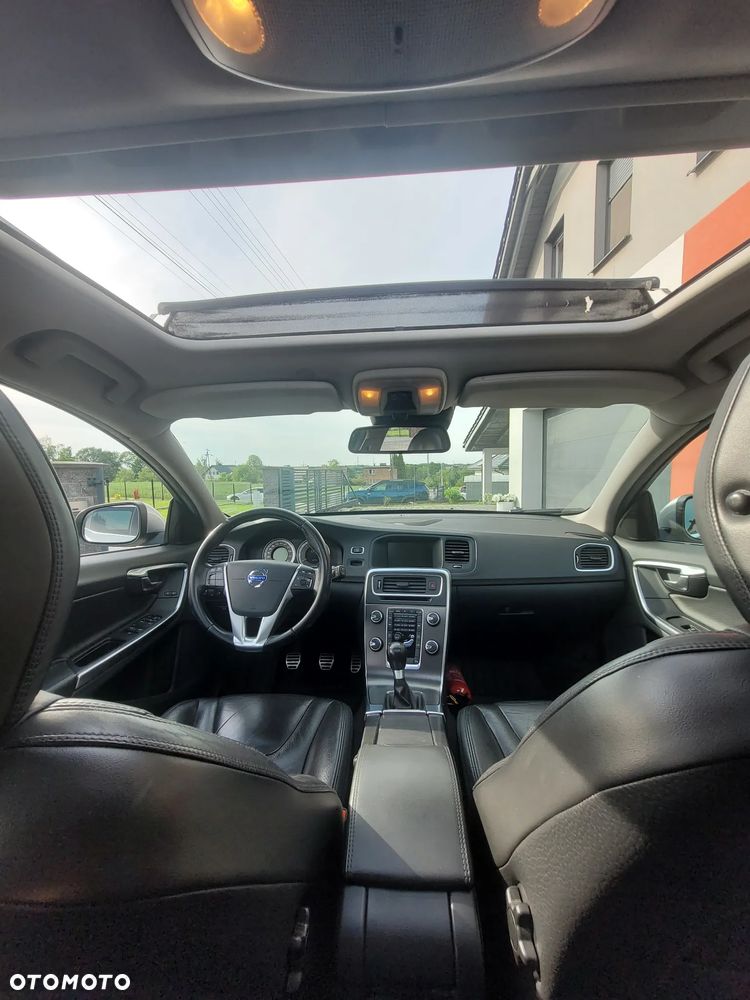 Volvo V60 D3 Momentum - 19