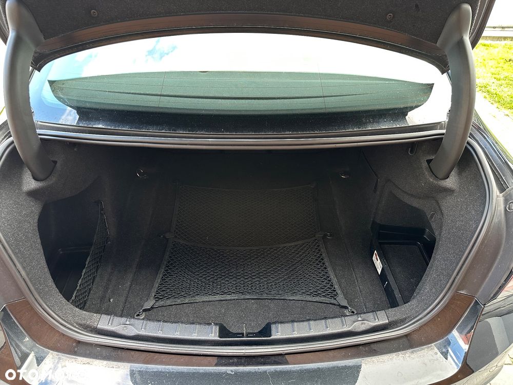 BMW Seria 3 335i xDrive Sport Line - 13