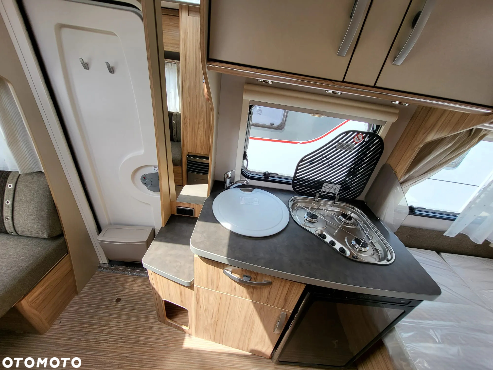 Hymer-Eriba Nova Light 425 - 4