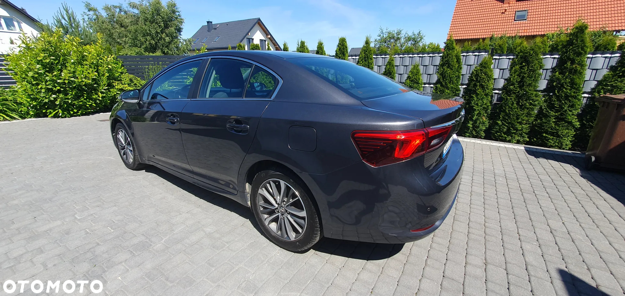 Toyota Avensis 2.0 D-4D Premium - 3