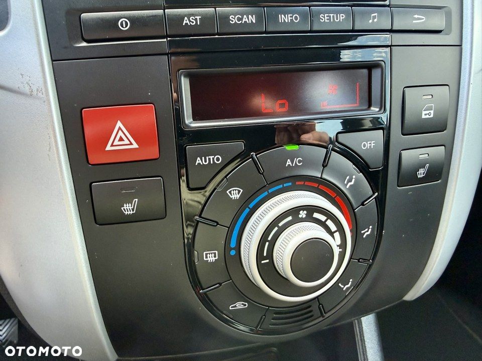 Kia Venga 1.6 CVVT ISG Spirit - 23