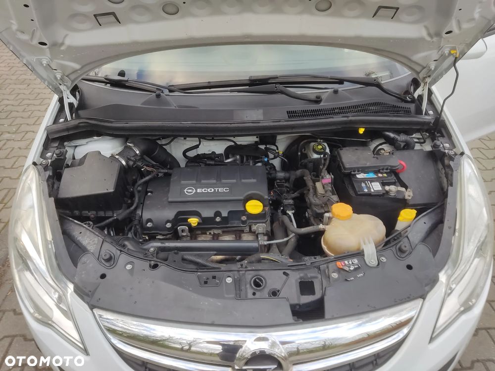 Opel Corsa 1.2 16V Cosmo - 22