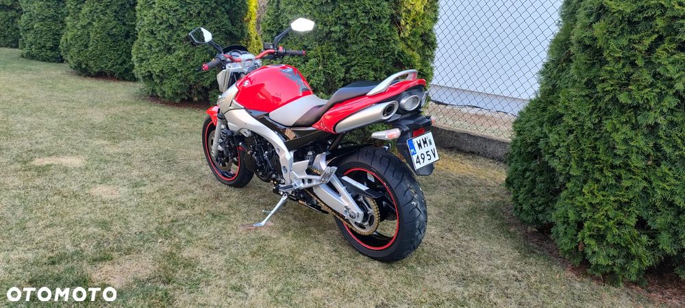 Suzuki GSR - 5