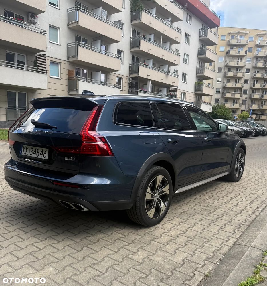 Volvo V60 B4 D Momentum Pro - 3