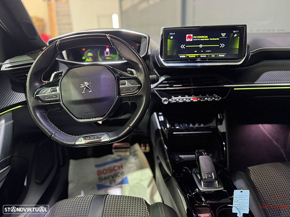 Peugeot 2008 1.2 PureTech GT Line EAT8 - 20