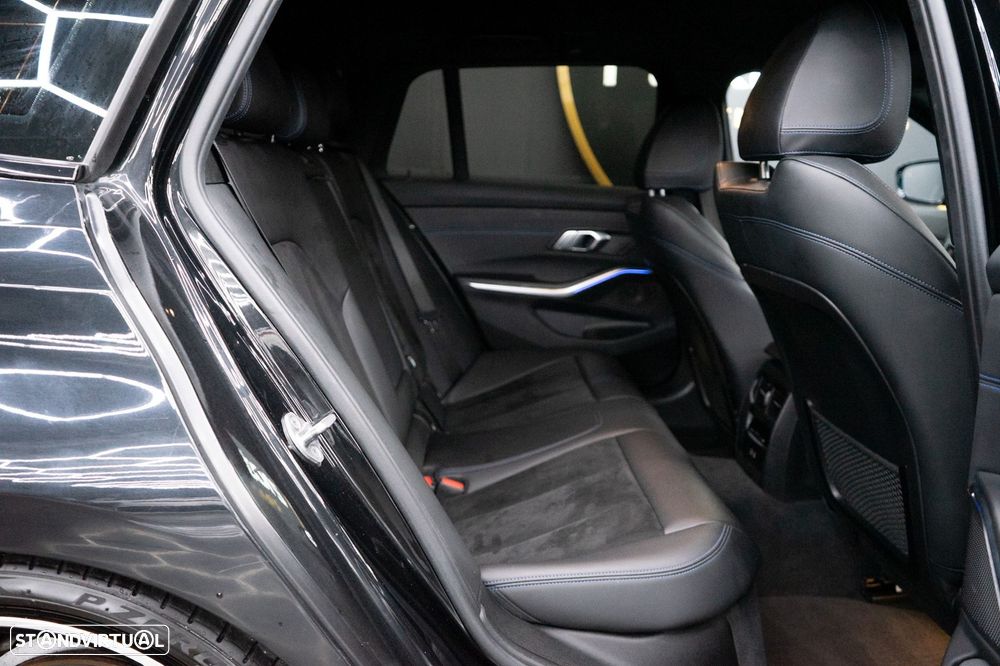 BMW 320 d Touring Pack M Shadow Auto - 30