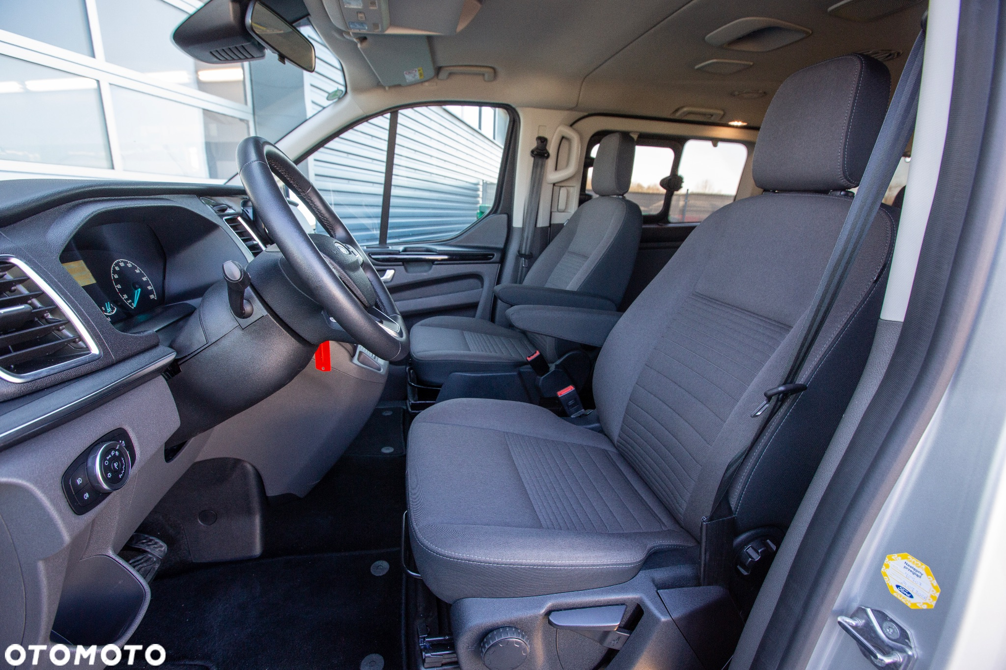 Ford Tourneo Custom - 10