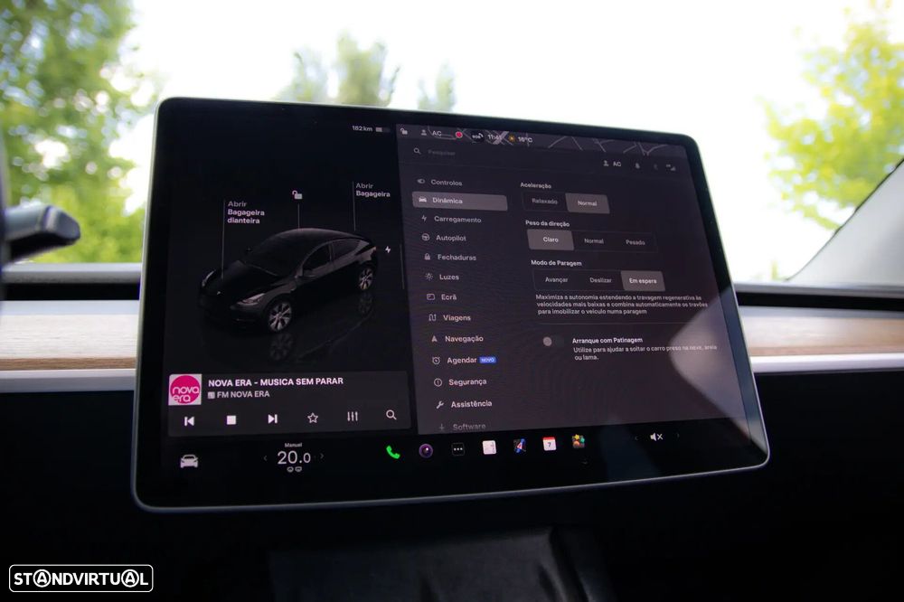 Tesla Model Y - 14