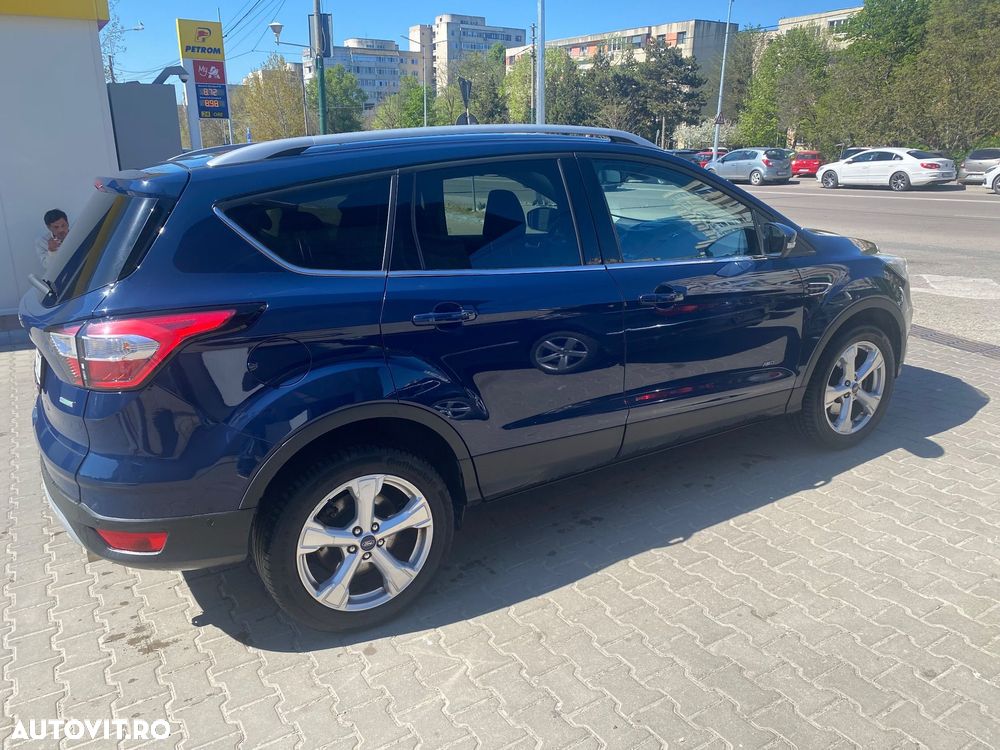 Ford Kuga 1.5 EcoBoost 4WD Aut. Trend - 4