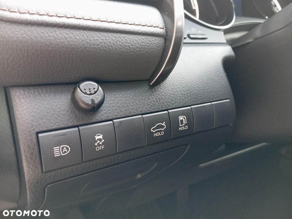 Toyota Camry 2.5 Hybrid Executive CVT - 21