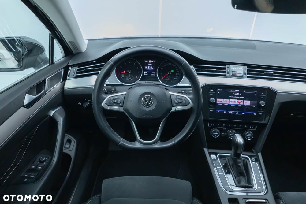 Volkswagen Passat Variant 2.0 TSI Business DSG - 16
