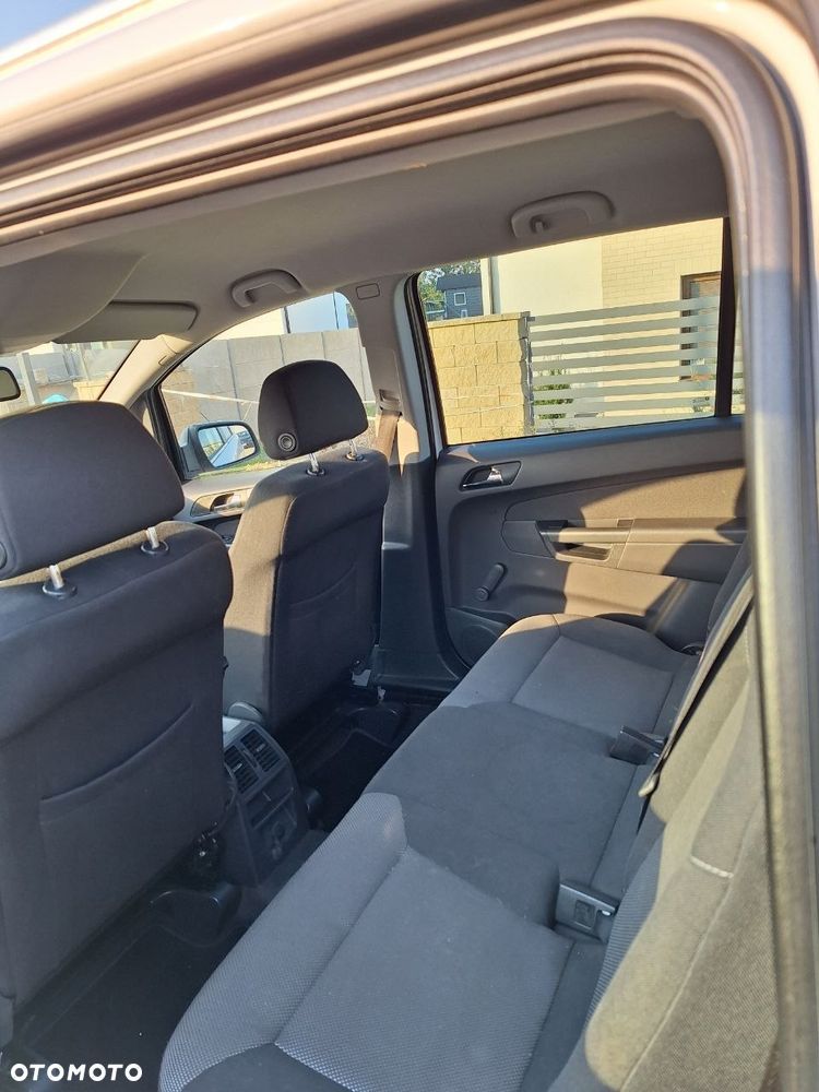 Opel Zafira - 2