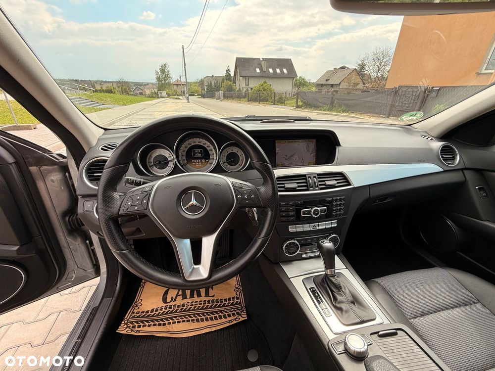 Mercedes-Benz Klasa C 250 (BlueEFFICIENCY) 7G-TRONIC Avantgarde - 27