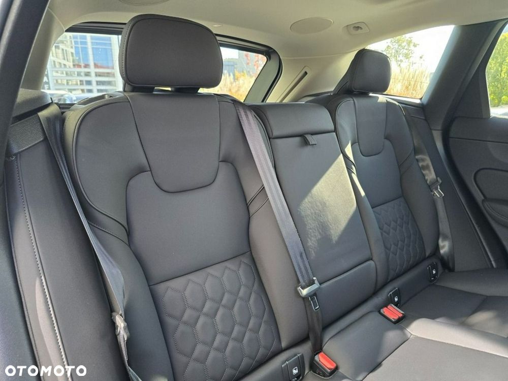 Volvo XC 60 B5 B AWD Plus Dark - 11