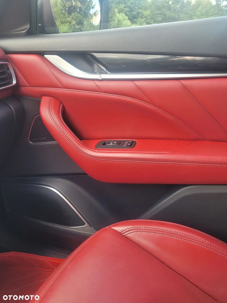 Maserati Levante Modena S - 22
