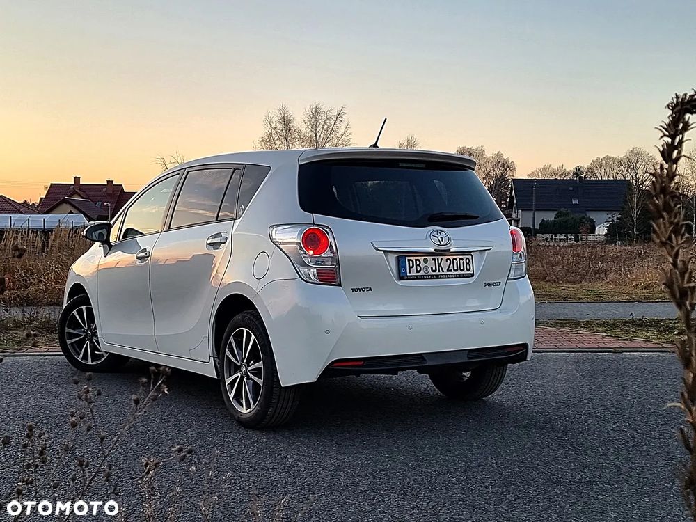 Toyota Verso 1.8 Edition - 5