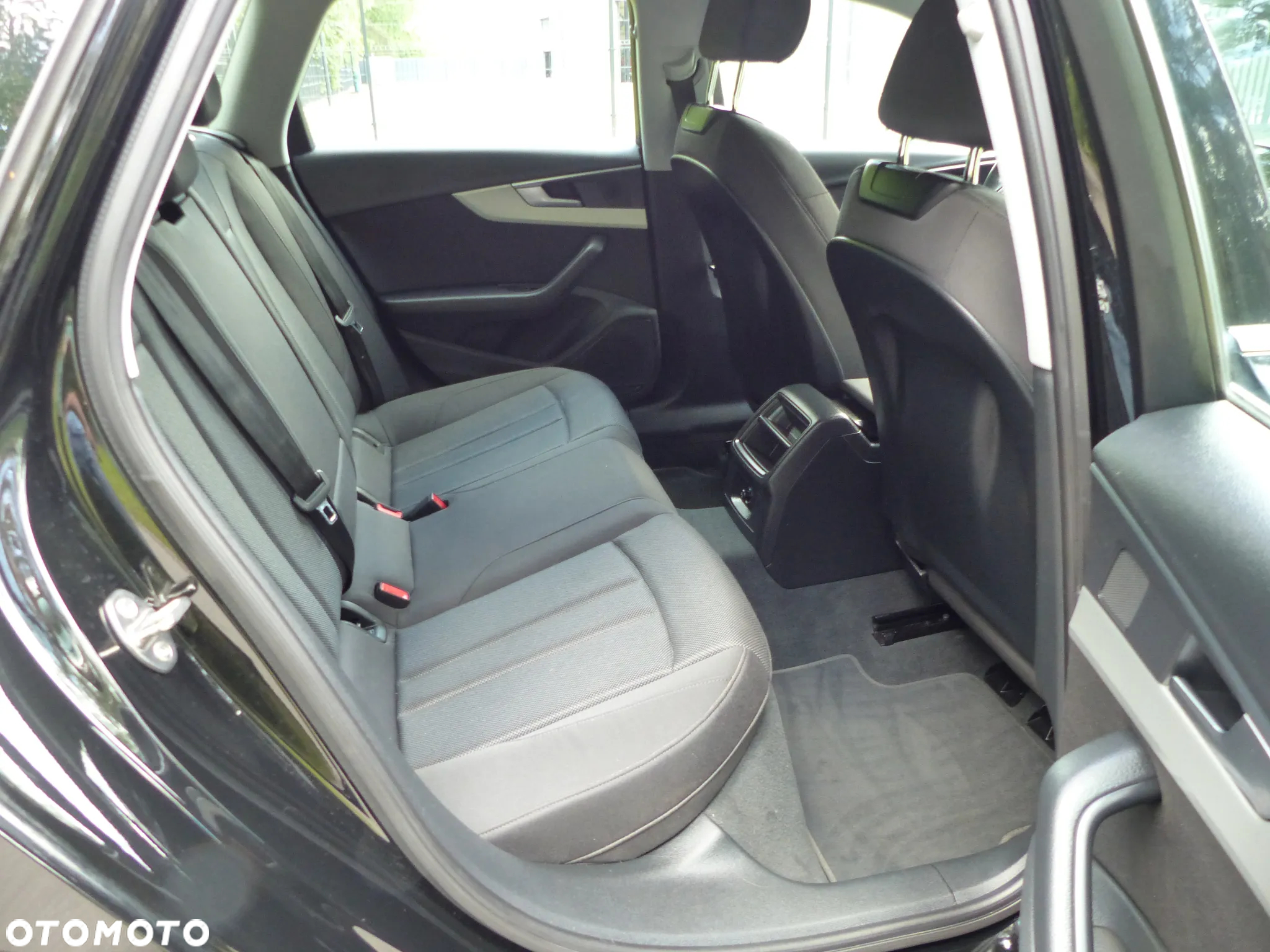 Audi A4 Avant 30 TDI S tronic - 9