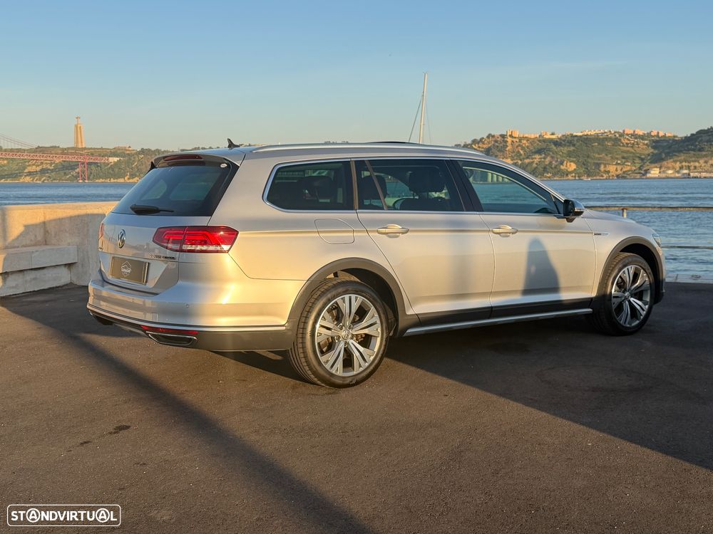VW Passat Alltrack 2.0 TDI DSG 4Motion - 12