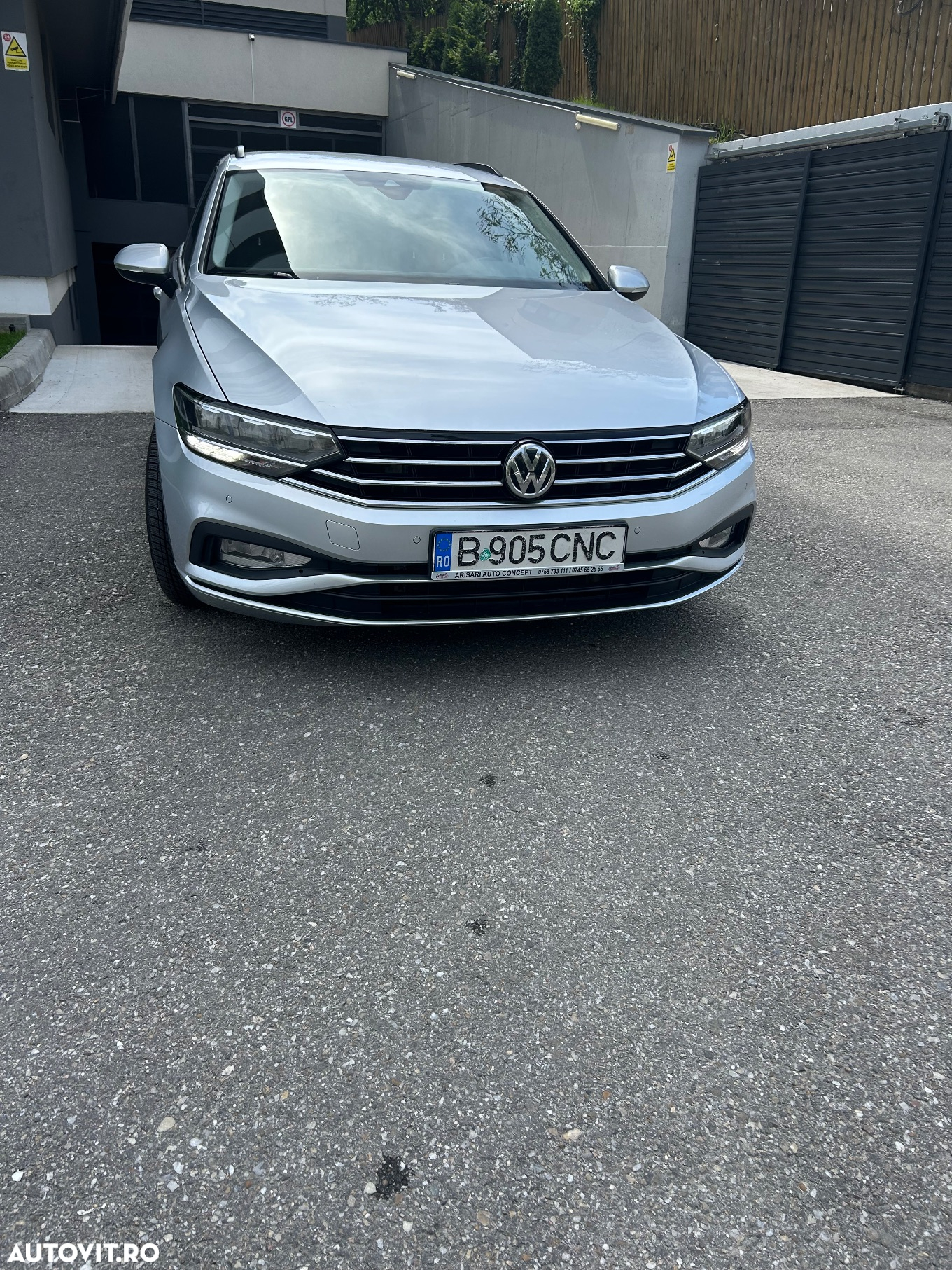Volkswagen Passat - 4