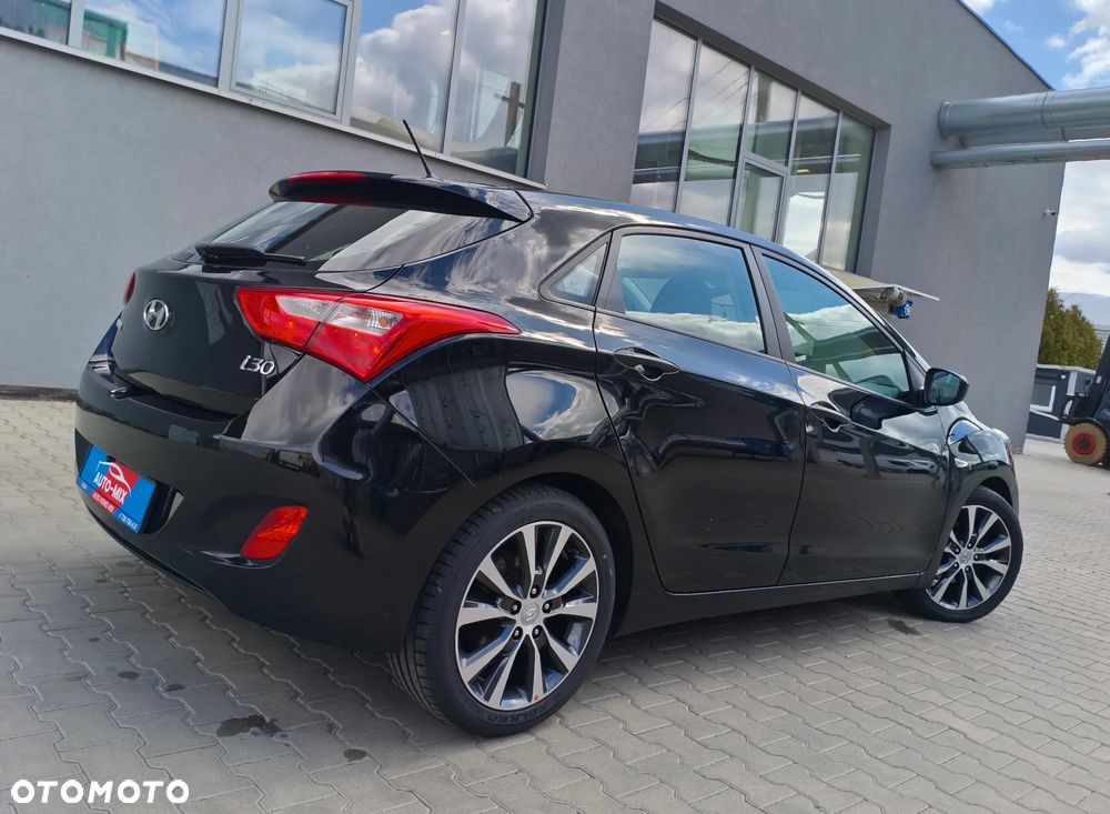 Hyundai i30 blue 1.4 Classic Navigation - 4