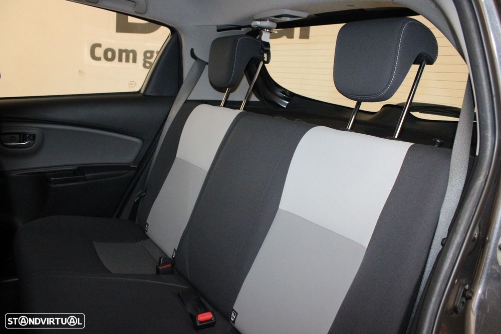 Toyota Yaris 1.0 VVT-i Comfort — fotografia 33