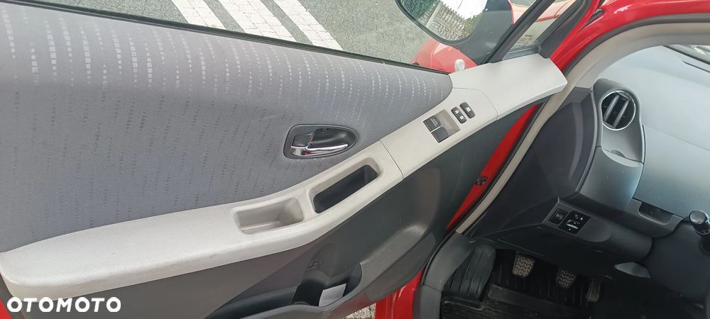 Toyota Yaris 1.33 Luna - 5