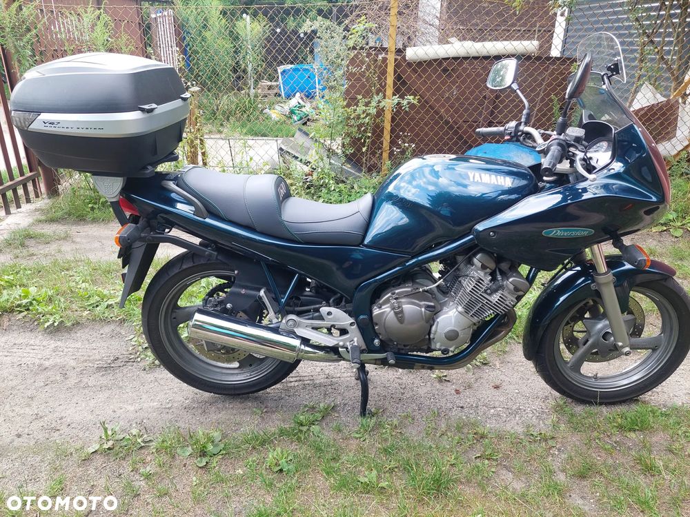 Yamaha XJ - 6