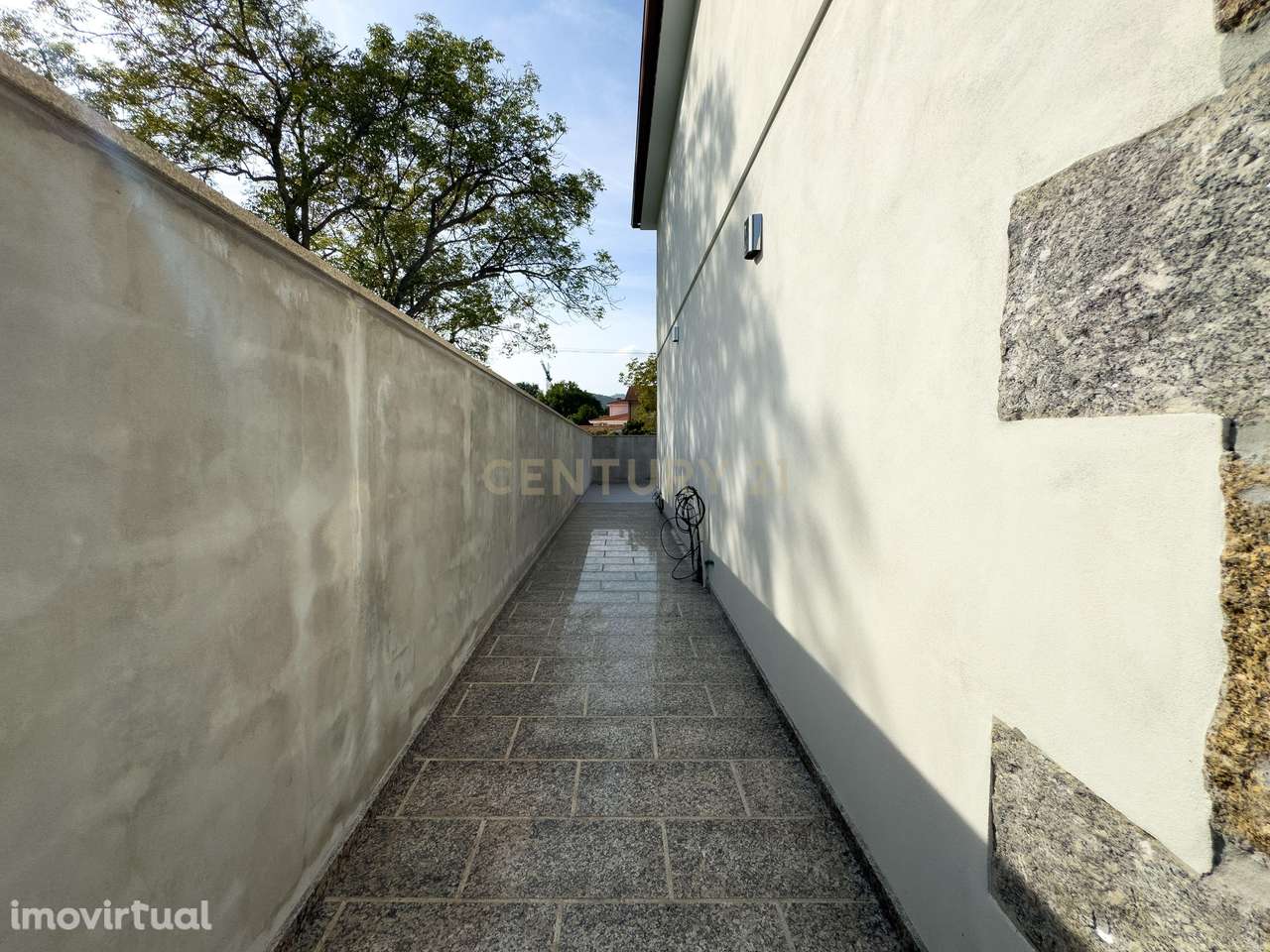 T1 com suíte para arrendamento, situado no rés-do-chão, no Lugar de Sa - Grande imagem: 4/17