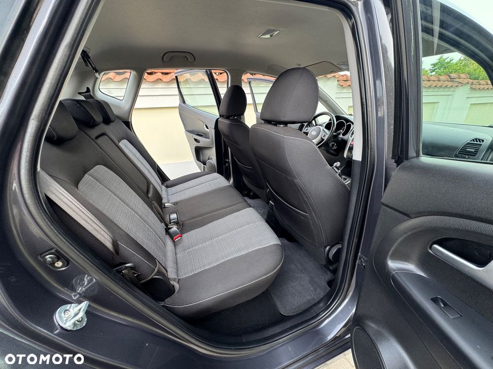 Kia Venga - 29