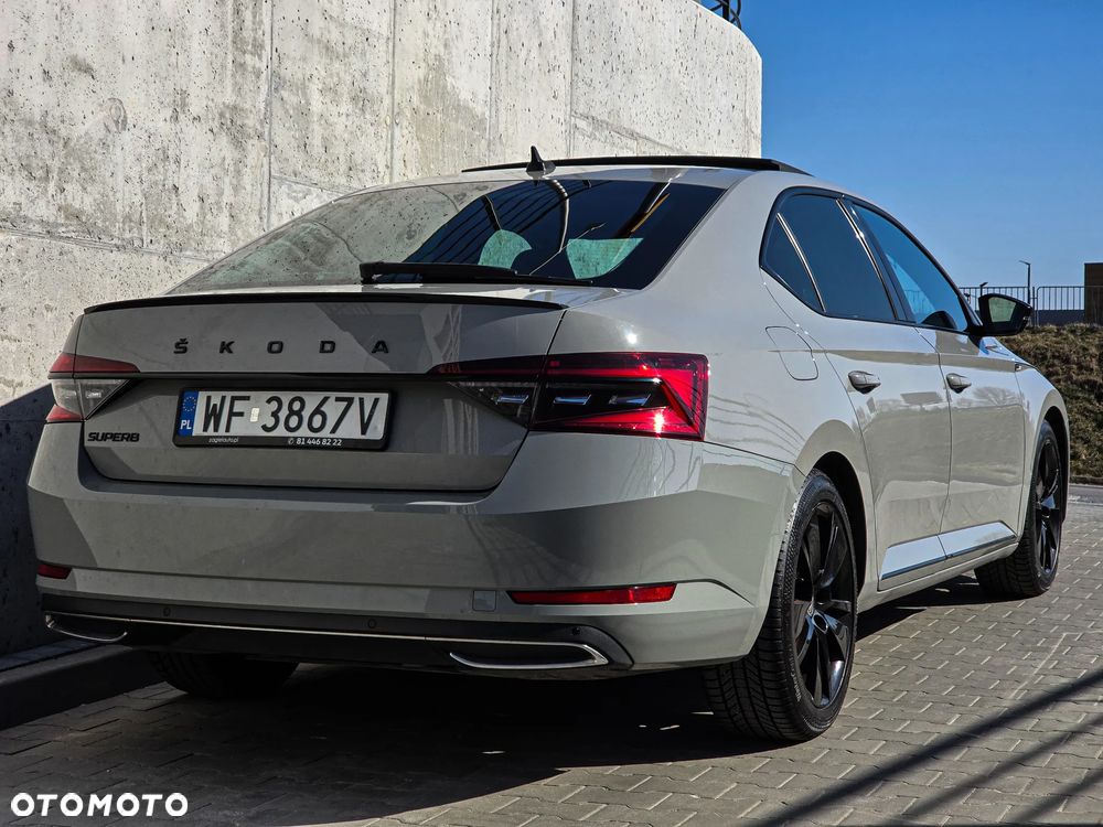 Skoda Superb 2.0 TDI SCR Sportline DSG - 9