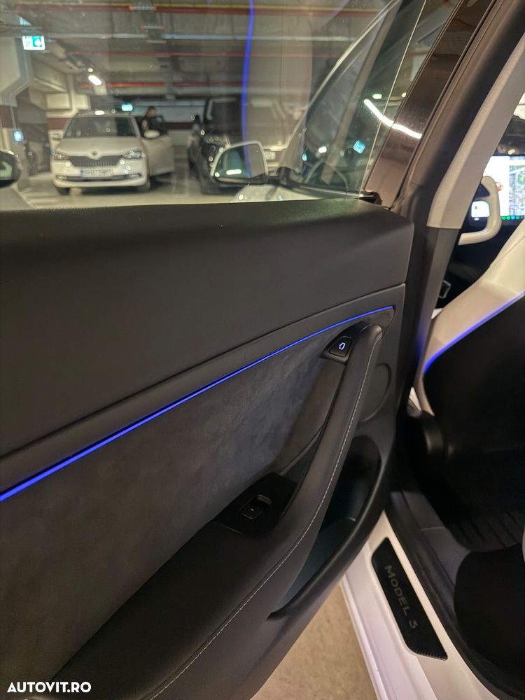 Tesla Model 3 Performance - 12