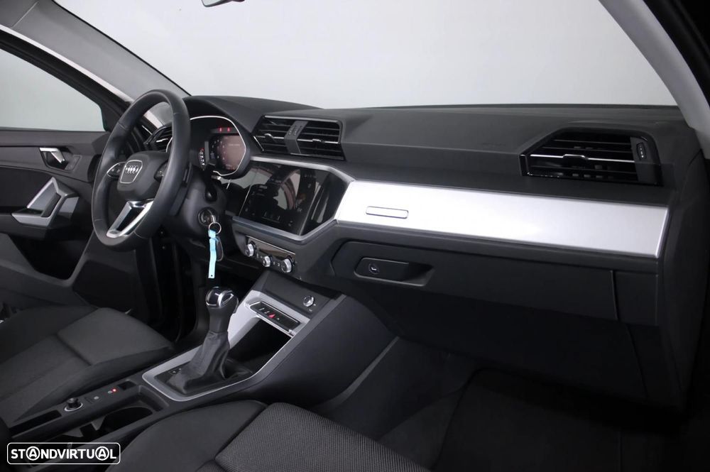 Audi Q3 35 TFSI S tronic - 11