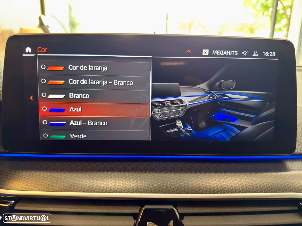 BMW 520 d Pack Desportivo M Auto - 36