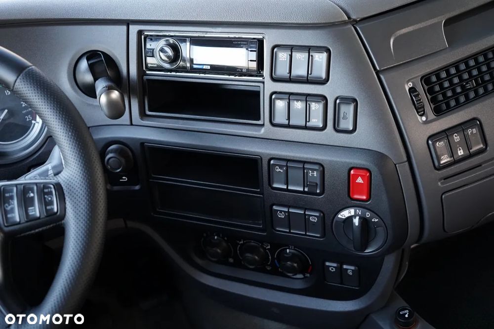 DAF XF 460 / SUPER SPACE CAB / MEGA / EURO 6 / LOW DECK - 30