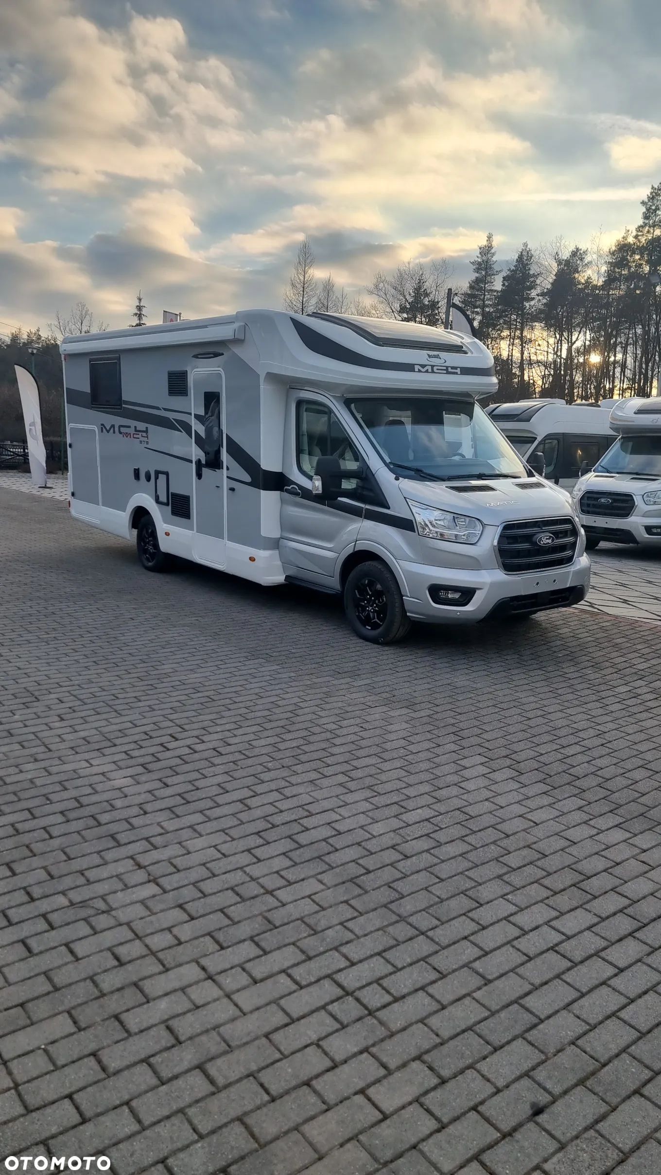 McLOUIS MC4 379 - 1
