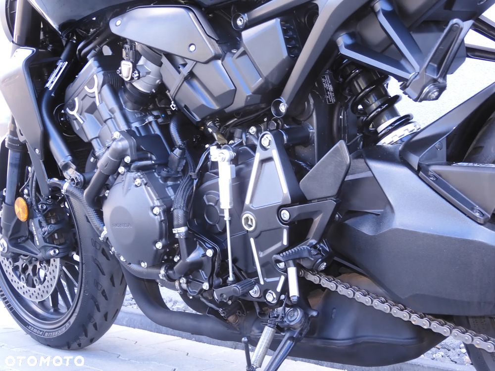 Honda CB - 32