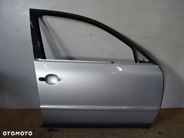 DRZWI PRAWY PRZÓD PRAWE PRZEDNIE VW PASSAT B5 LIFT KOMBI 00-05 LAK:LA7W NR1104 - 1