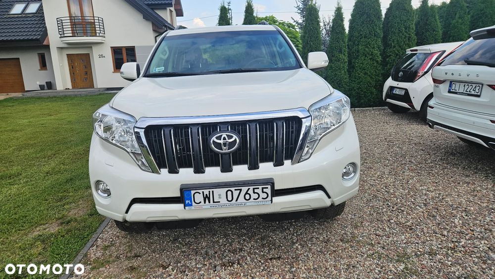 Toyota Land Cruiser - 2