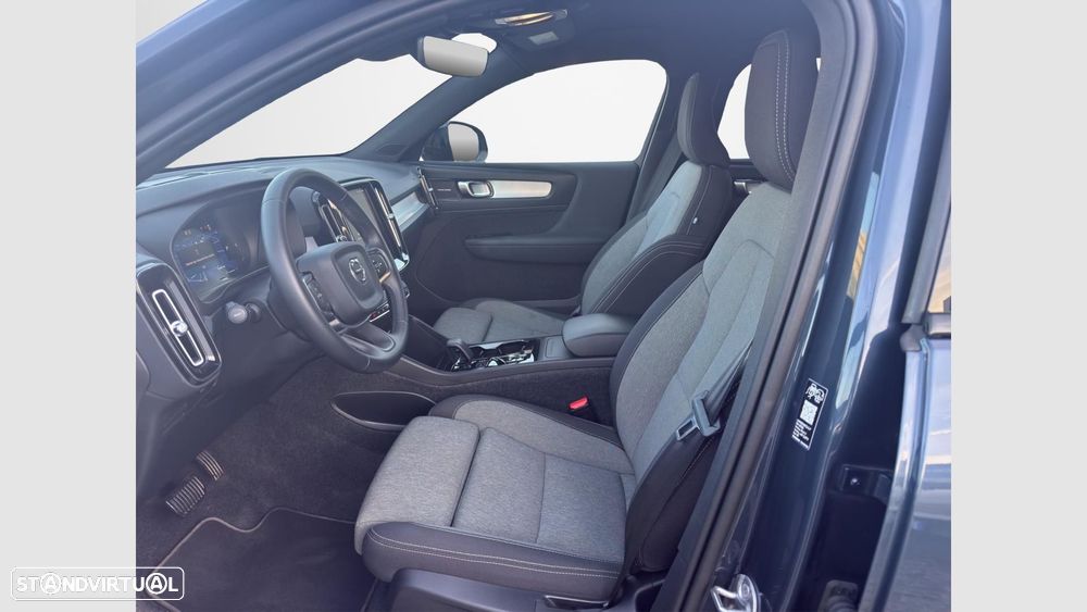 Volvo XC 40 2.0 B3 Plus Dark - 12
