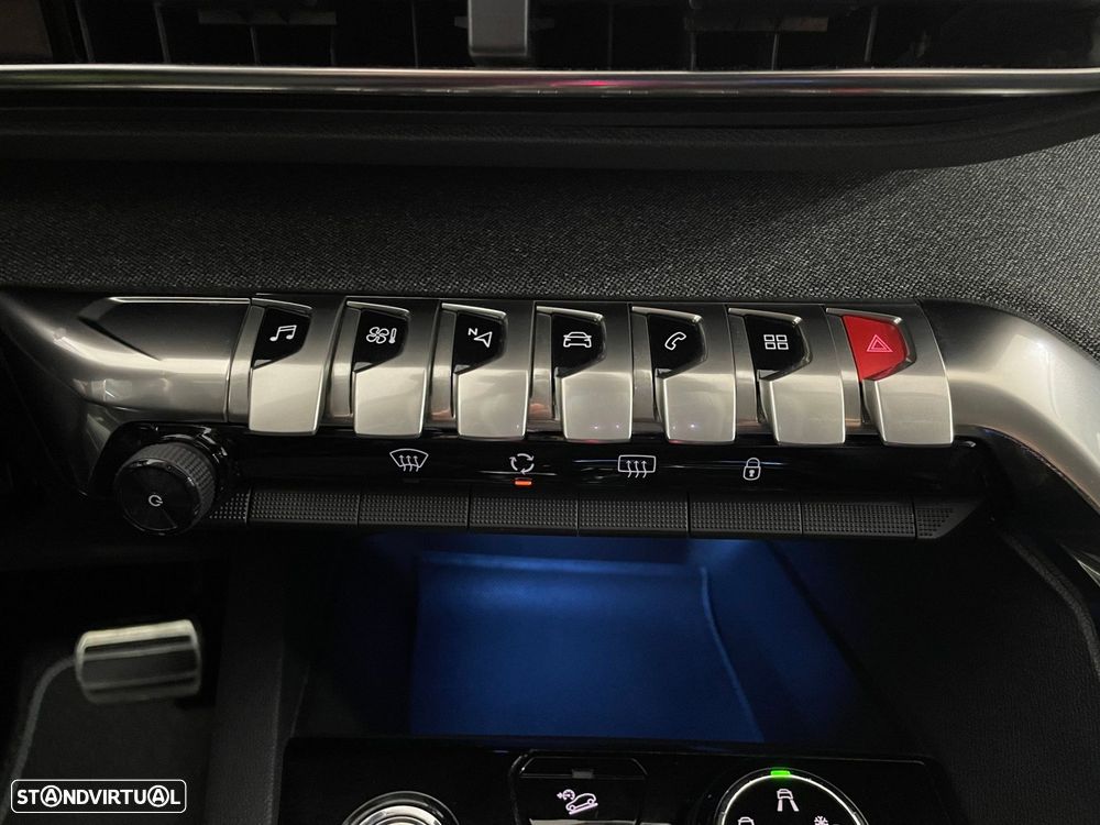 Peugeot 3008 1.2 PureTech Allure EAT8 - 46