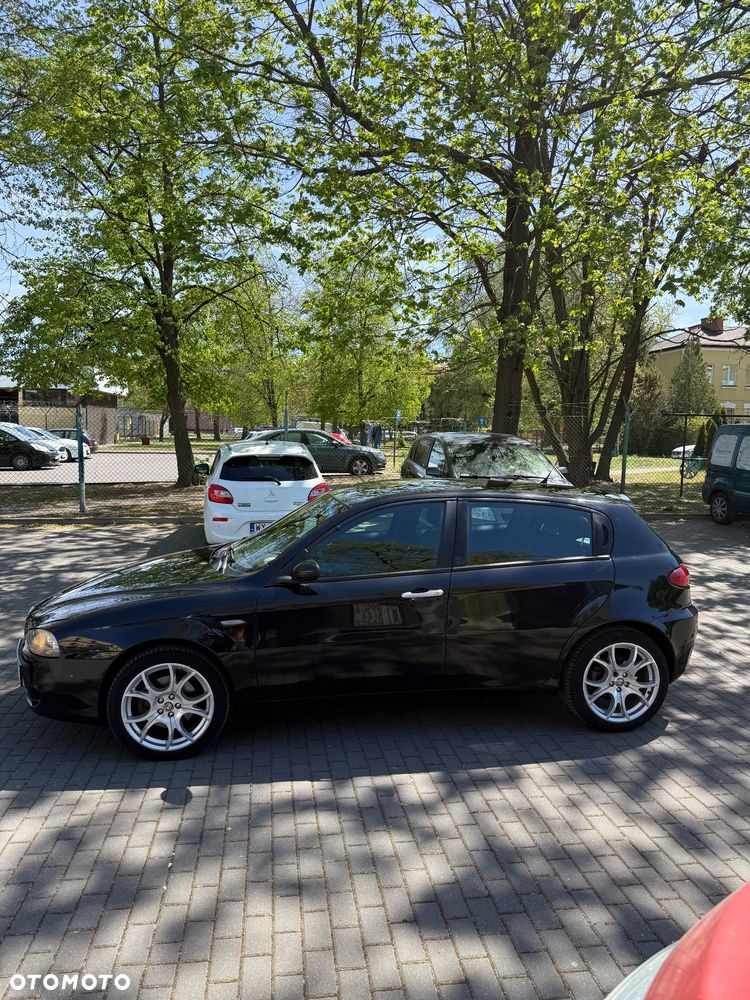 Alfa Romeo 147 - 8